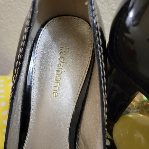Business Shoes - Picture 2 of 10